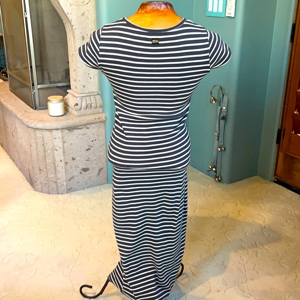 Billabong bodycon midi dress cap sleeve stretchy material
